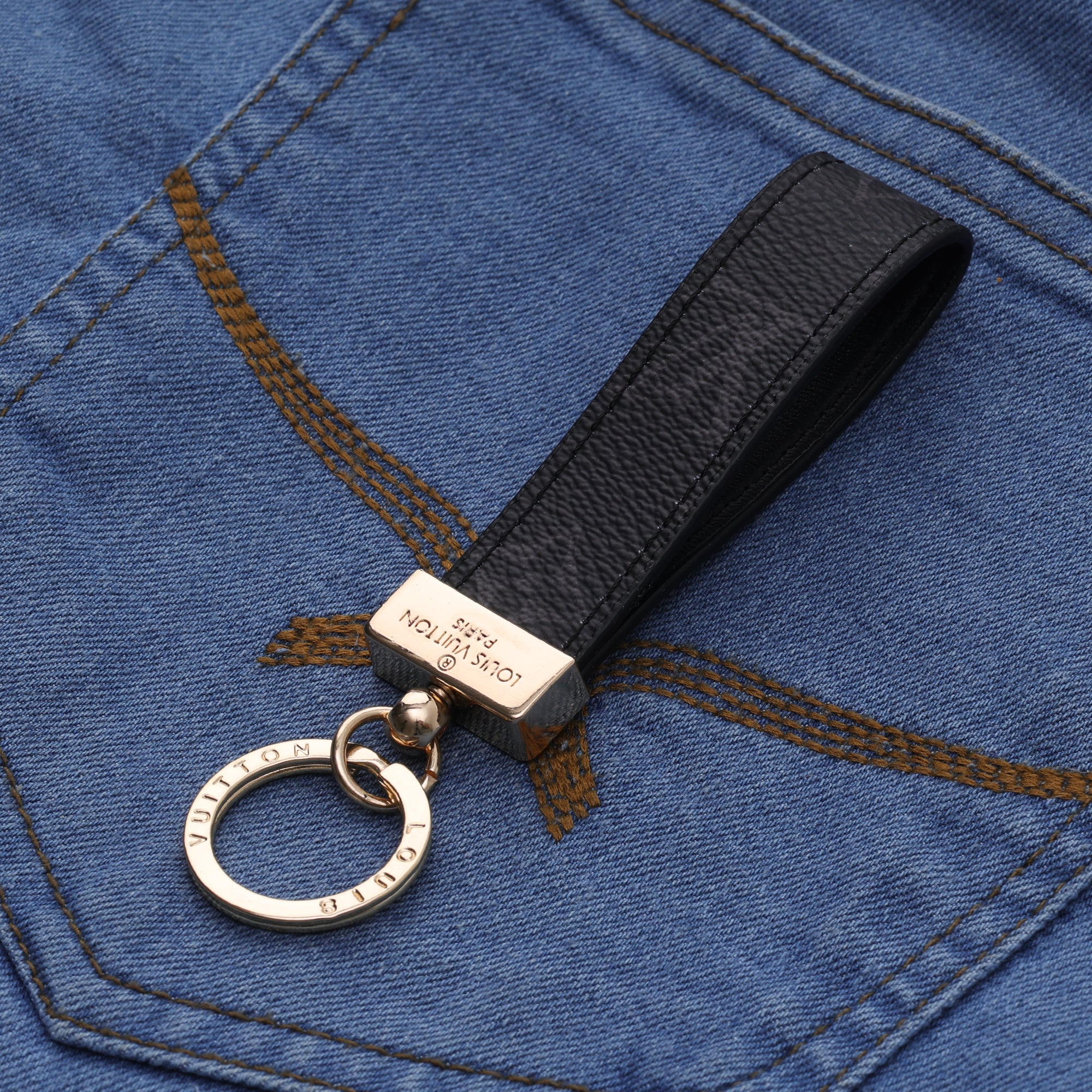 Noir Shadow Loop Keychain