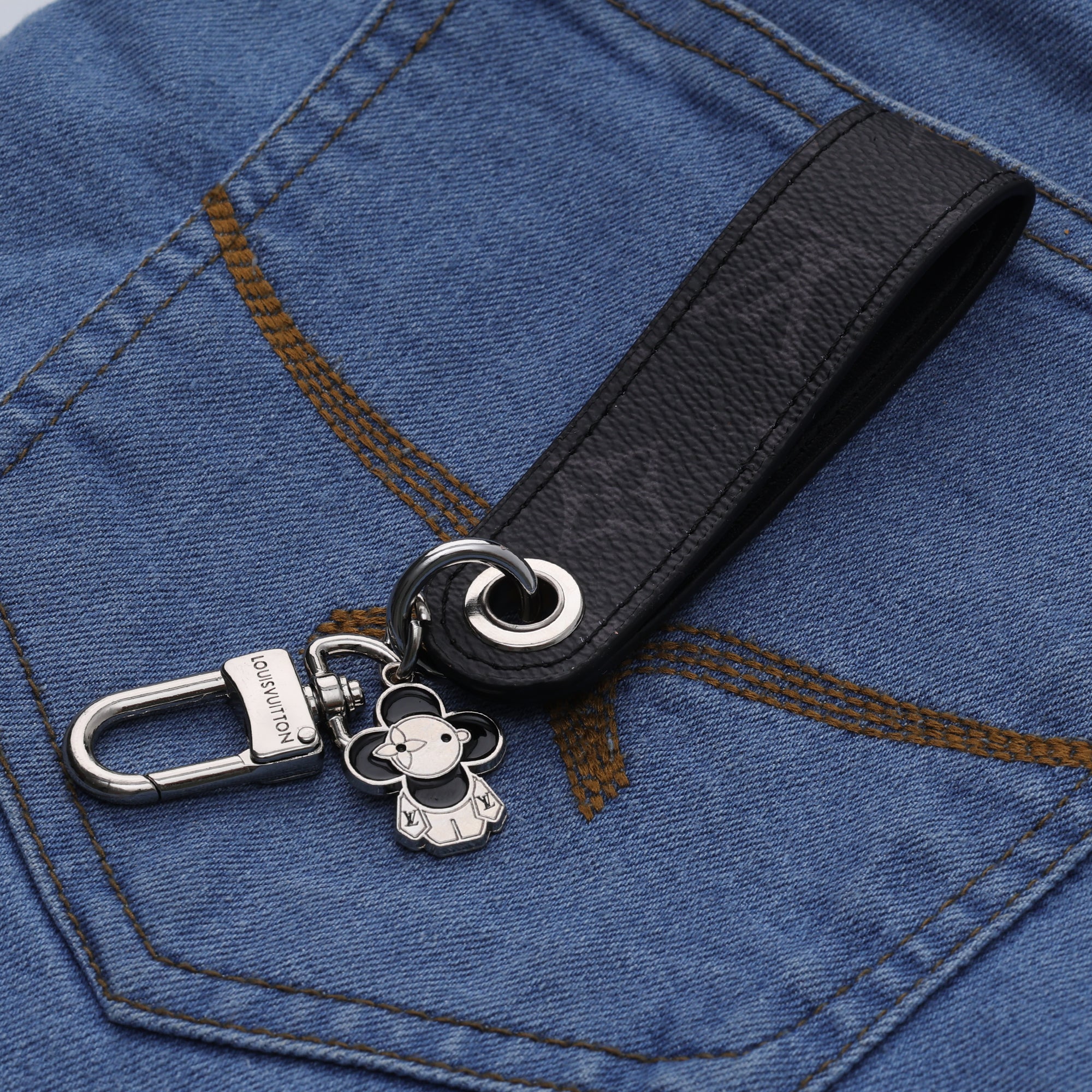 Noir Charm Clip Keychain